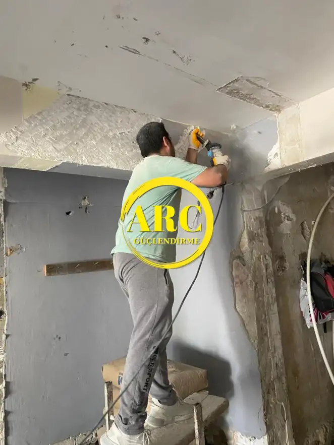 Kolonda Çatlak Görünce Ne Yapmalı? Tehlikeli Çatlakları Ayırt Etme Rehberi