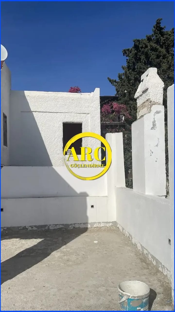 Deprem riski tasiyan yapi elemanlarinin cfrp ile takviyesi.