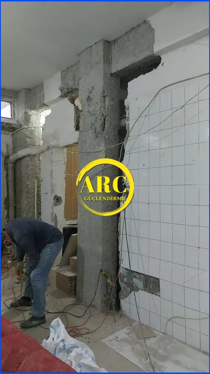 Eski binalarin temel guclendirme projesinde karbon fiber kullanimi.